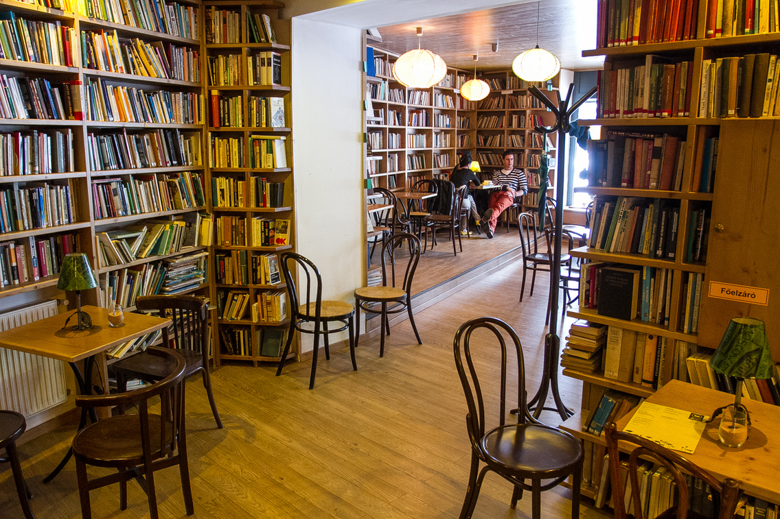 kelet-cafe-and-gallery