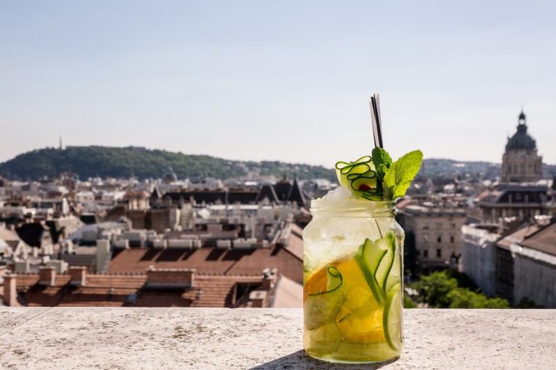 Egy hűsítő limonádé a koktélok előtt, után vagy helyett is jó választás