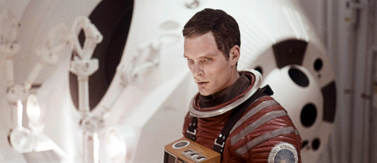 2001: Űrodüsszeia (1968)Stanley Kubrick mesterműve keveset magyaráz, sokat sejtet