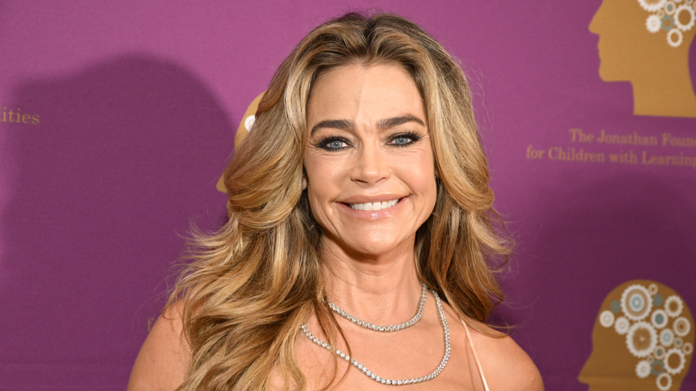 Válik Denise Richards, férje tartásdíjat is követel