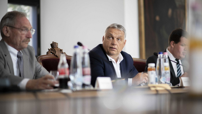 Orbán Viktornak elege lett, jogszabályban tiltja meg a tüntetést a magyaroknak