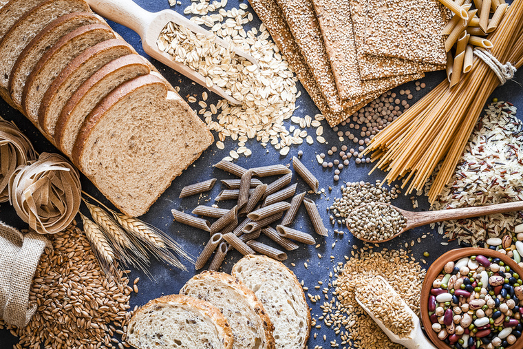 Teljes kiőrlésű gabonákA zab, quinoa, barna rizs segítenek stabilizálni a vércukorszintet, így elkerülheti a hangulatingadozásokat.