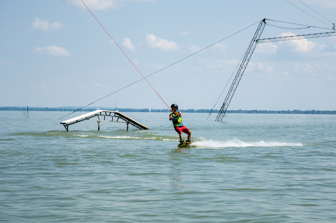 Vízisí és wakeboard pálya Vonyarcvashegyen