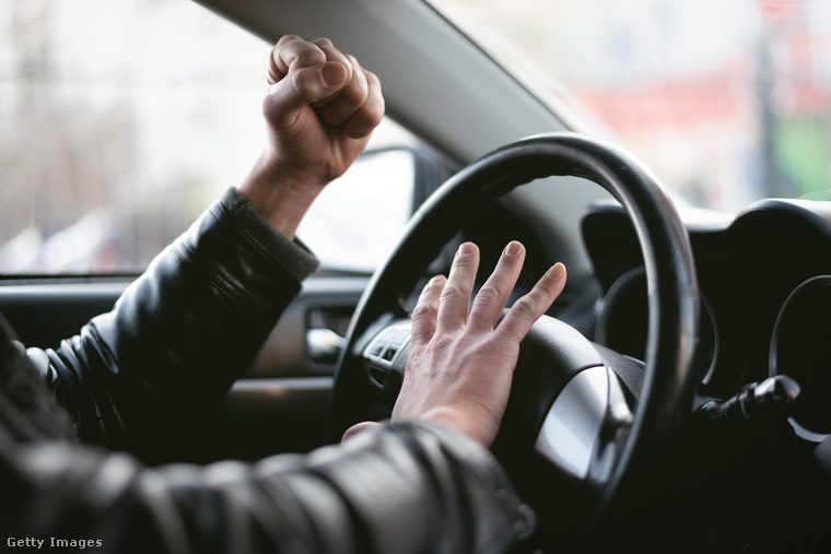 DudahasználatSokan minden stresszes pillanatban rátenyerelnek a dudára