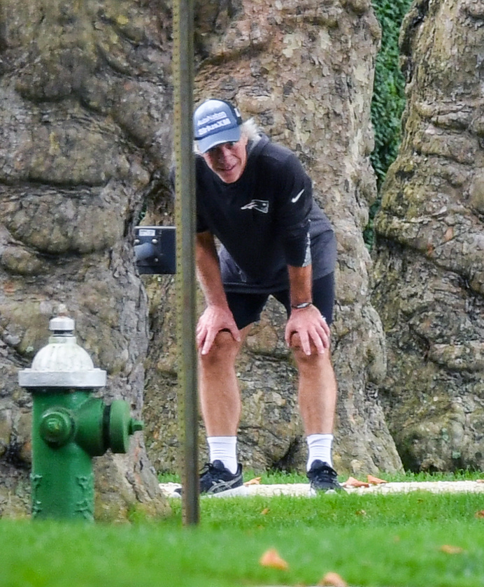 Jon Bon Jovit egy délutáni futás közben fotózták le a Hamptonsban