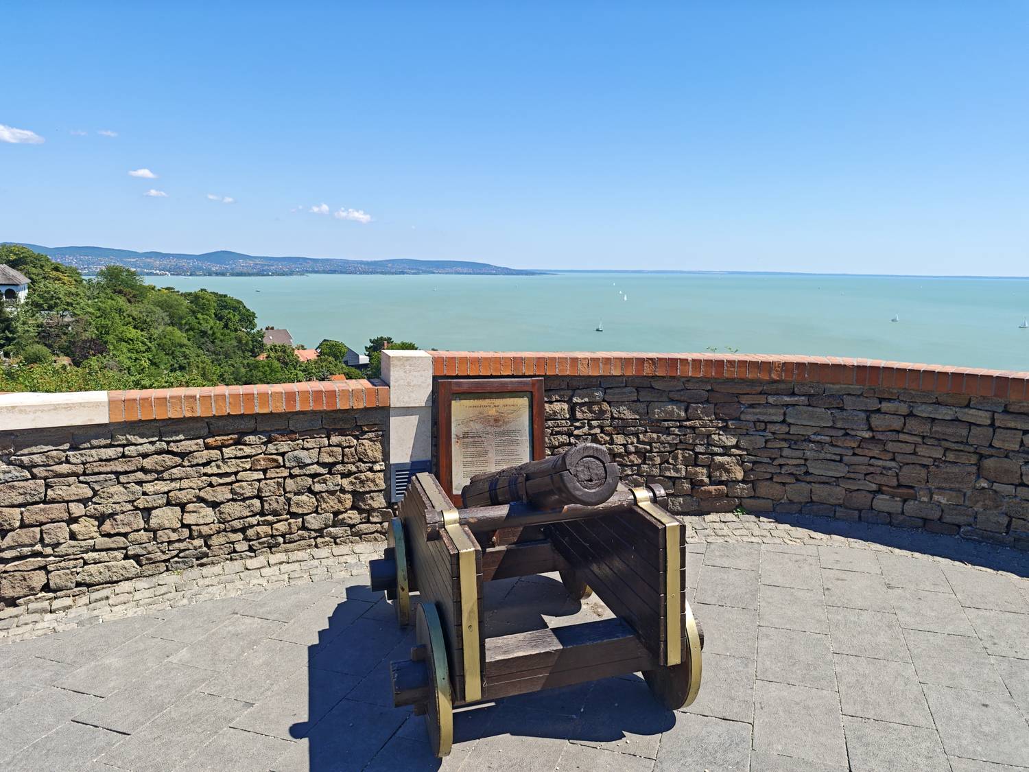 Tihanyi faágyú Tourinform Tihany