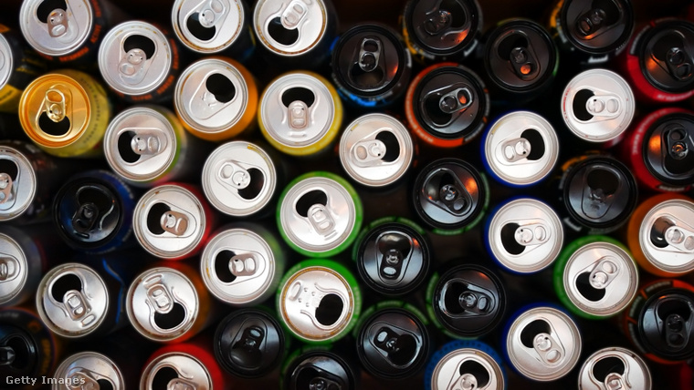 Mértékkel fogyasztva nem okoz gondot az energiaital egy felnőttnek (Fotó: Stockah / Getty Images Hungary)