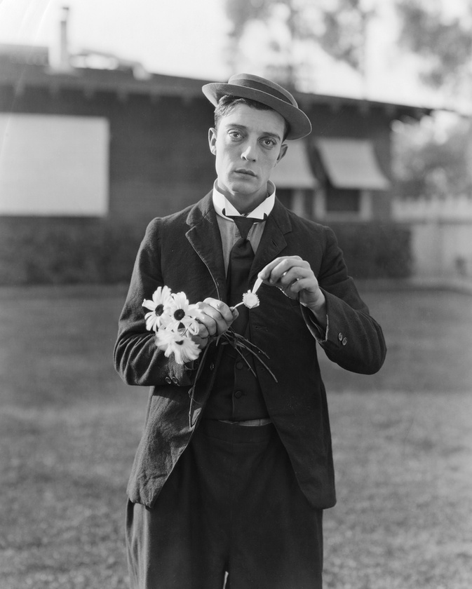 Buster KeatonA némafilmes komikus, Buster Keaton ötletes mutatványairól vált híressé