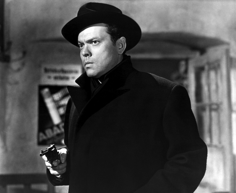 Orson WellesOrson Welles úgy gondolta, hogy az orra túl kicsi a kerek arcához, ezért minden egyes szerepéhez egy egész sor műorrot készíttetett