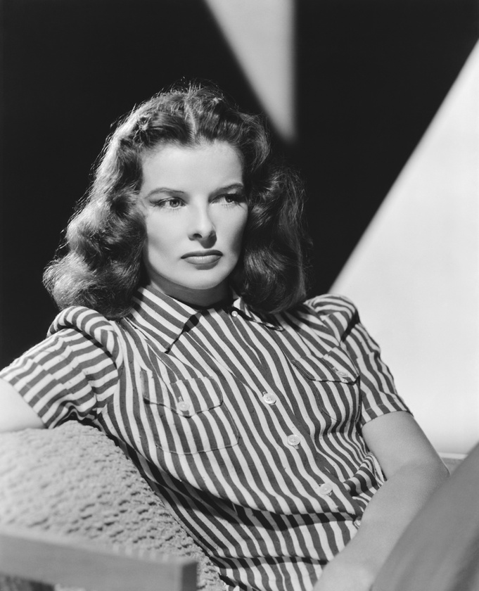 Katharine HepburnKatharine Hepburn vadul független volt, és a saját feltételei szerint élt, méghozzá olyan acélosan, hogy talán könnyebb lett volna megváltoztatni az egész világot, mint az, hogy a társadalmi normákhoz igazodjon