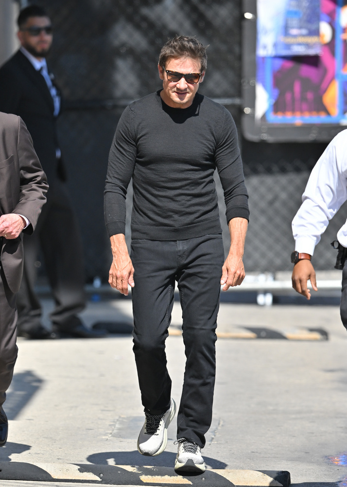 Napi paparazzi rovatunkban rendszeresen megmutatjuk, hol járnak és mit csinálnak kedvenc hírességei