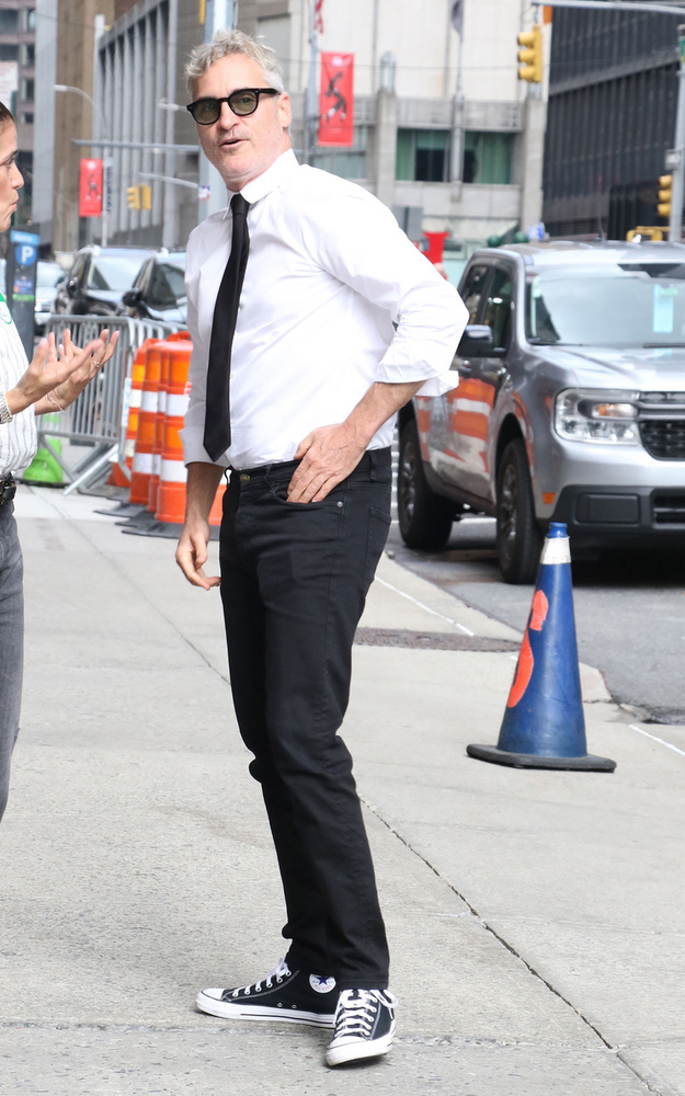 Joaquin PhoenixA színészt New Yorkban kapták lencsevégre, amint megérkezett The Late Show with Stephen Colbert felvételére