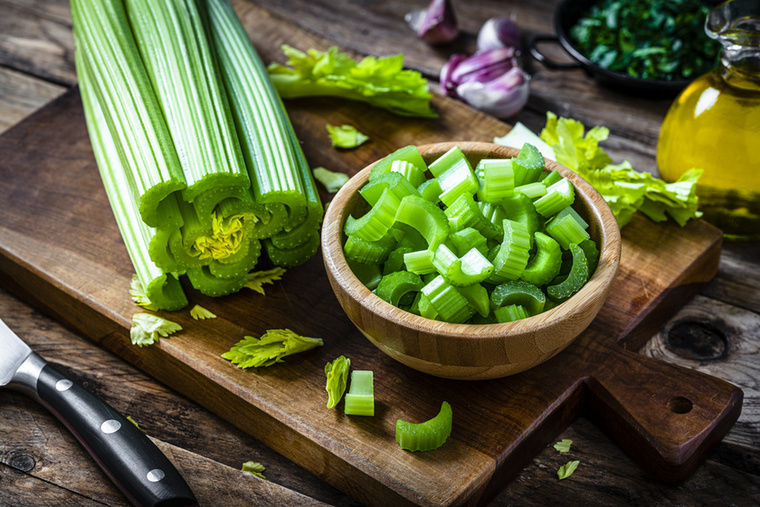 ZellerA zeller alacsony kalóriatartalmú, ropogós és frissítő snack, amely nagyrészt vízből áll, és elősegíti a jóllakottság érzését