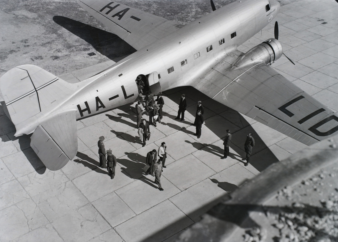 A Magyar–Szovjet Polgári Légiforgalmi Részvénytársaság (Maszovlet) Liszunov Li–2P típusú repülőgépe