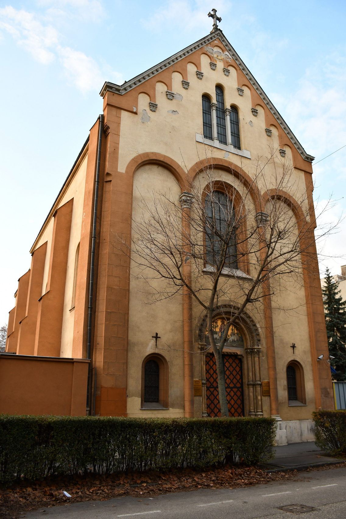 A Jó Pásztor-templom Óbudán, a Szőlő utcában