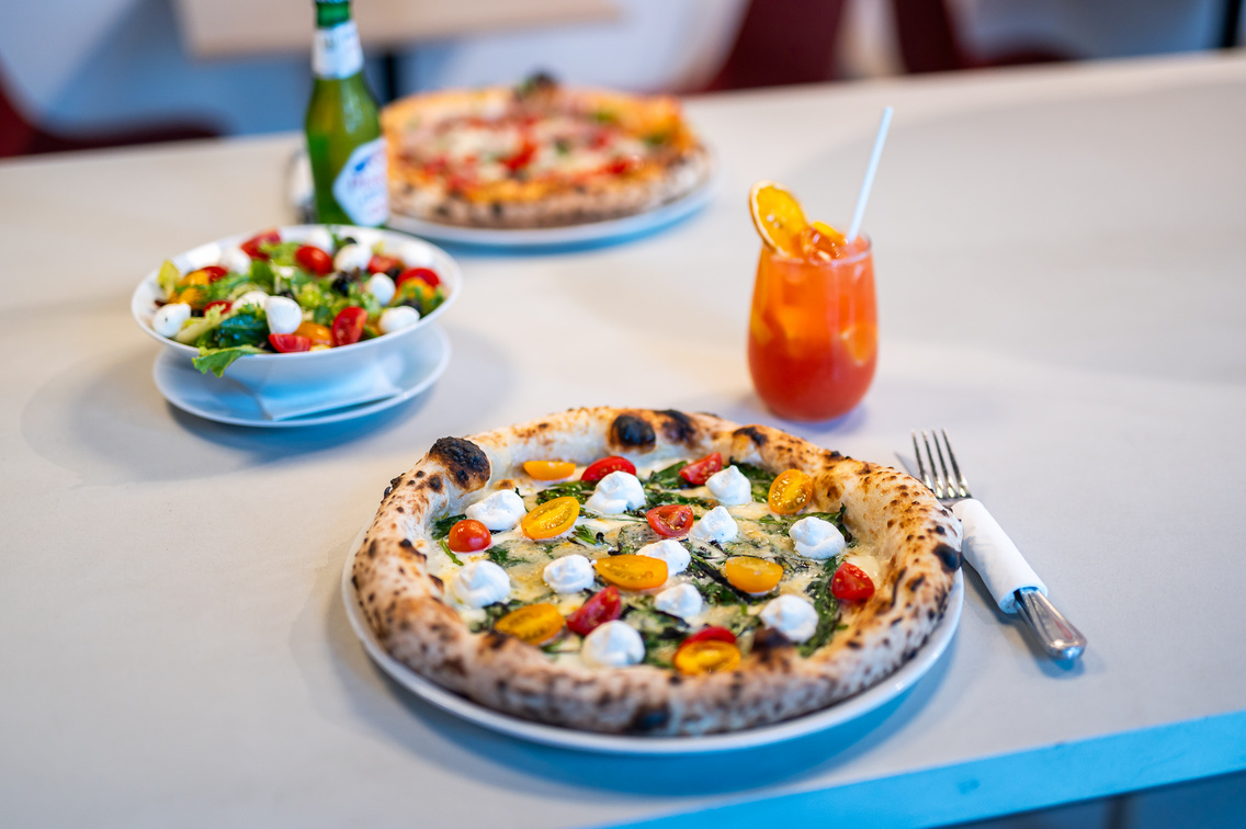 A Pizza Spinaci és az Insalata Fresca együtt is nagyon jó választás