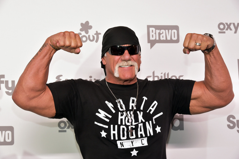 Terry Gene Bollea, vagy ahogy az egész világ ismerte, Hulk Hogan csütörtökön hunyt el 71 éves korában floridai otthonában szívmegállás következtében