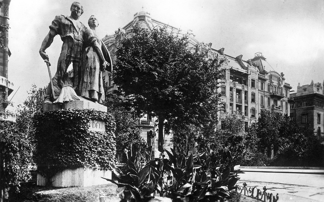 Szentgyörgyi István Dél című szobra, az Irredenta szoborcsoport egyik tagja (1932)