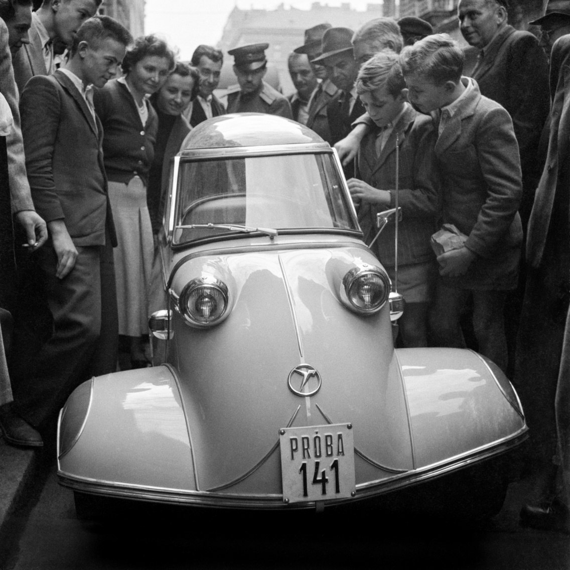 Az Autóközlekedési Tudományos Kutató Intézet (ATUKI) által vizsgált törpeautó, egy Messerschmitt Kabinenroller, 1955