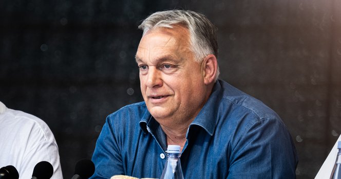 A legnagyobb viharban gyűlnek össze a Fidesz politikusai, minden szem Orbán Viktorra szegeződik