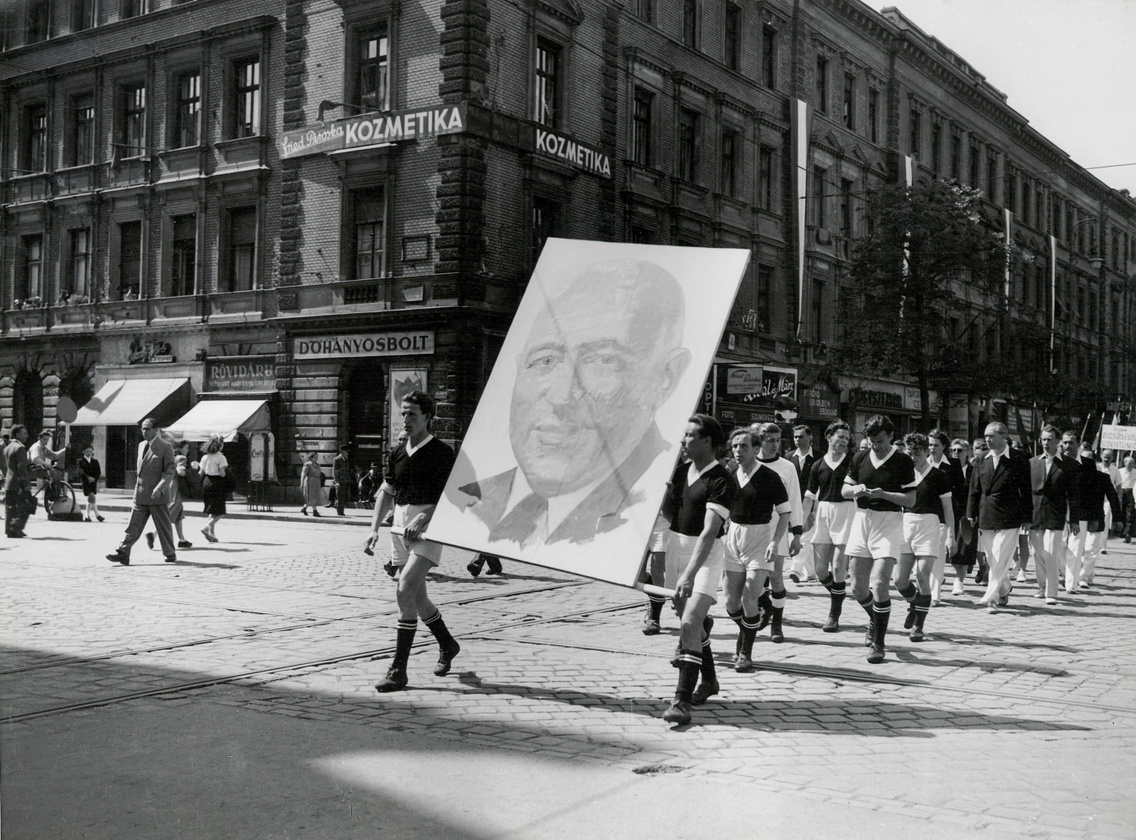 Új idők új szele (1949)