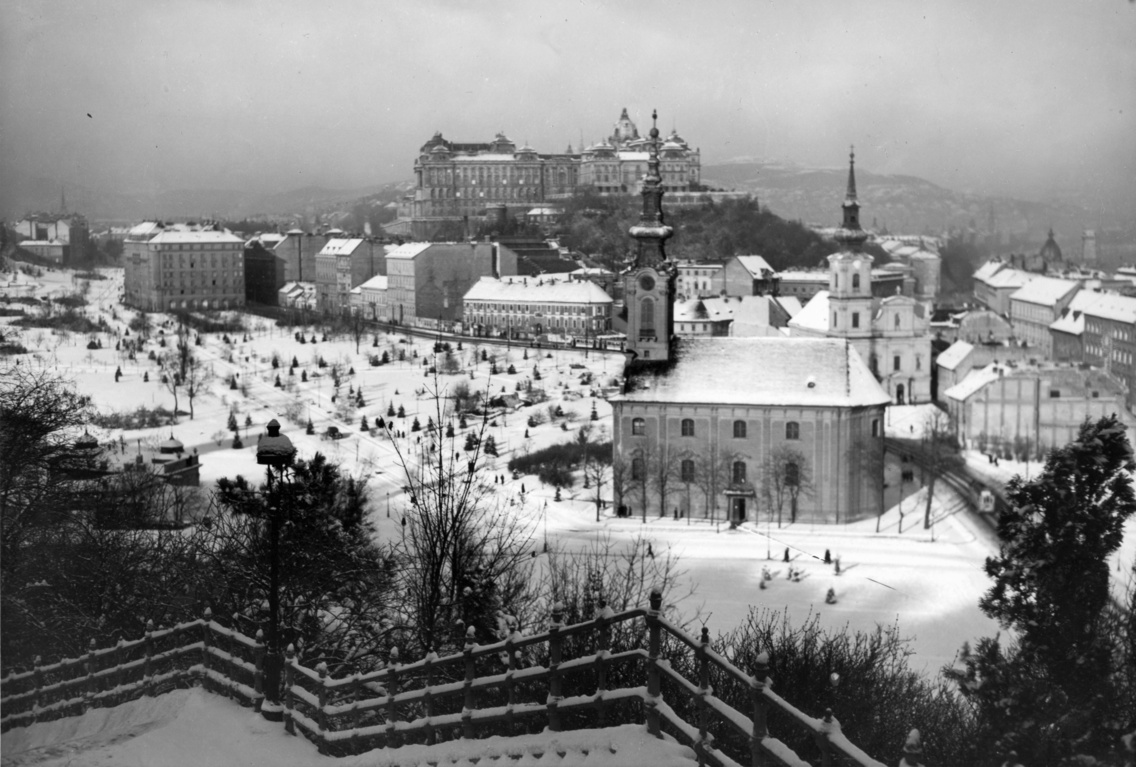 1943
