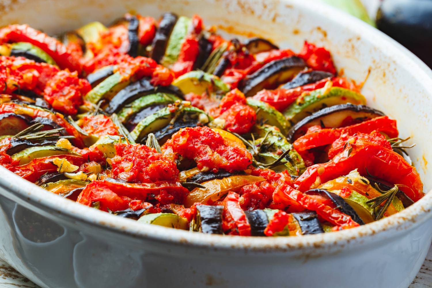 A ratatouille vagyis a francia lecsó padlizsánt és cukkinit és bőségesen tartalmaz.