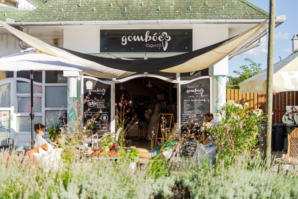 Gombóc Fagyizó a Füredi úton