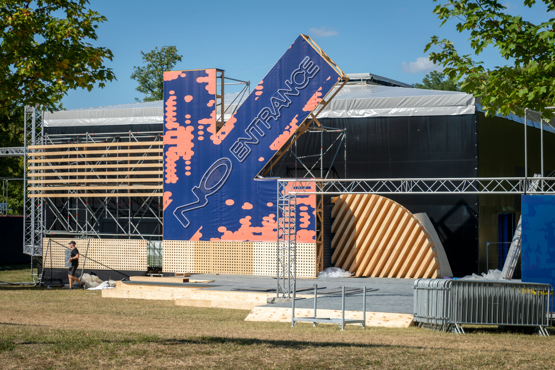 A Delta District egy új színpadot is kapott, ez a The Club by Don Julio. A 600 fő befogadóképességű helyszín egyben egy térinstalláció is, melyet a Hello Wood tervezett