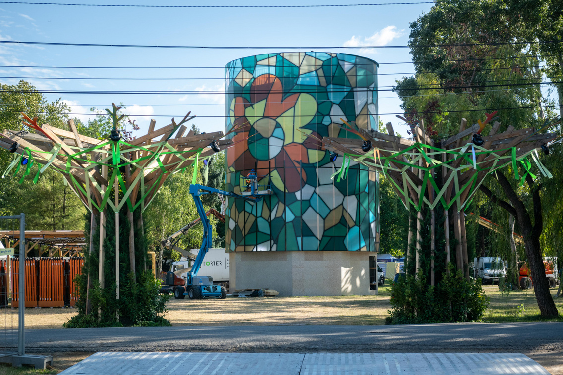 A Sziget legnagyobb interaktív installációja a Szabadság Katedrálisa nevet kapta, amely egy kb. 10 méter magas kilátótorony