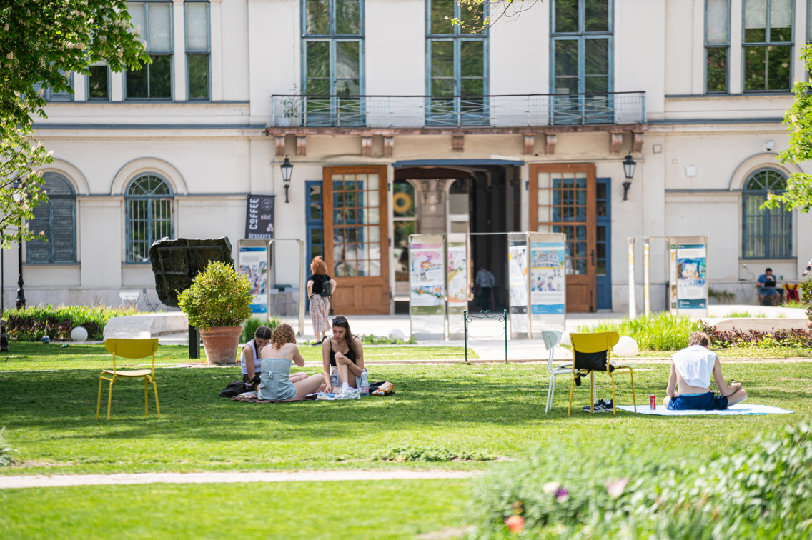 Egy ideje már szabad az átjárás a Petőfi Irodalmi Múzeum felé is