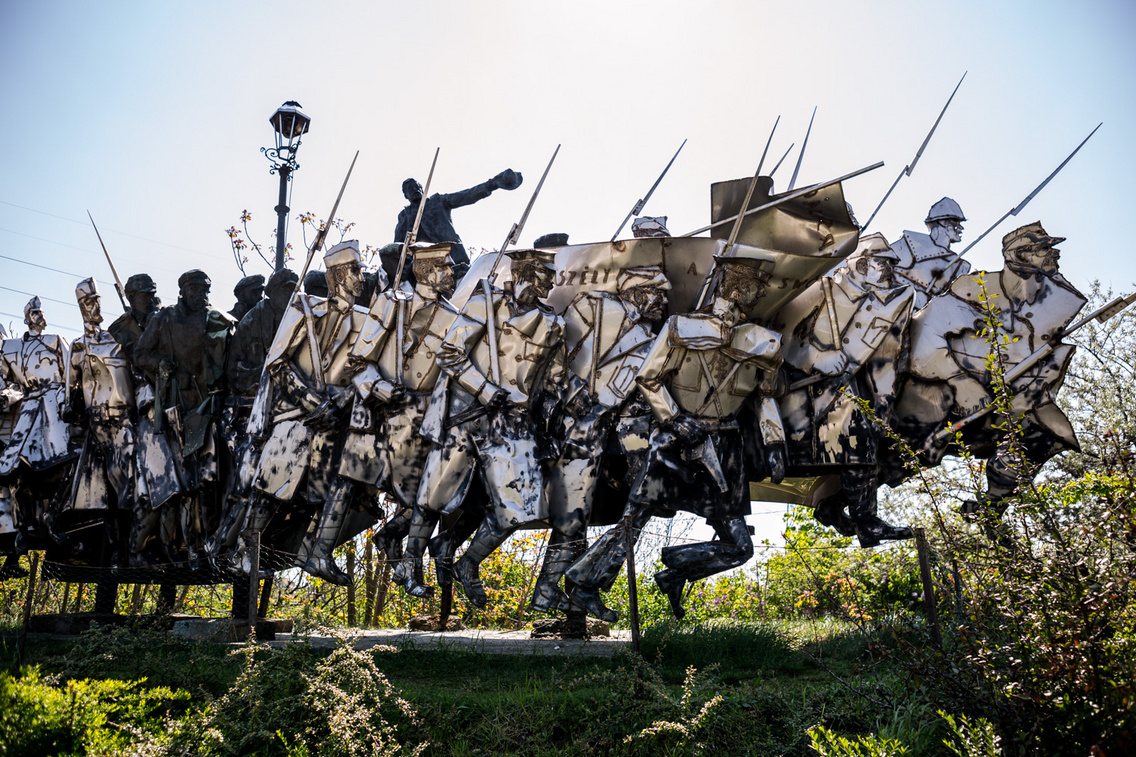 Varga Imre: Kun Béla-emlékmű