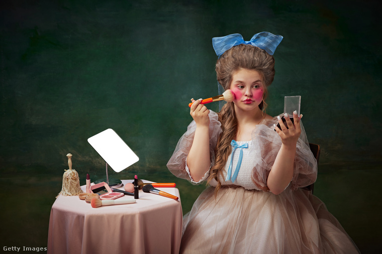 Aki azt gondolja, hogy csak a mai divat tud túlzásokba esni, az valószínűleg még nem hallott arról, mit műveltek magukkal régen az emberek a szépség nevében