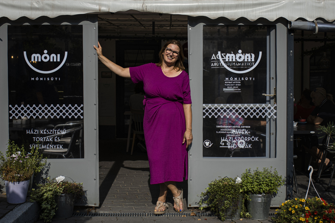 Móni, azaz Kövérné Kalmár Móni