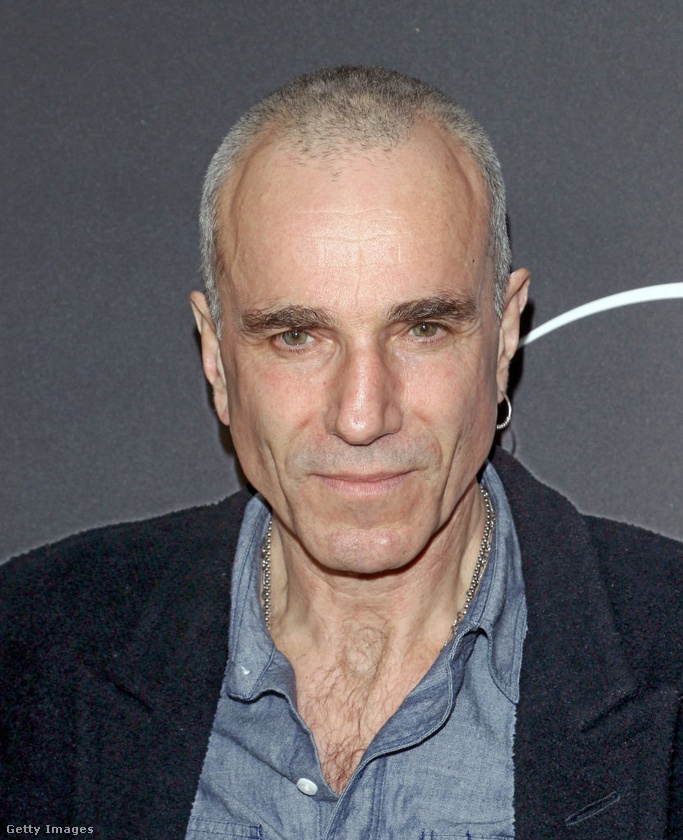 Daniel Day-Lewis – Az a bizonyos&nbsp; bal láb&nbsp;A háromszoros Oscar-díjas legendát a stáb etette és tolószékben tologatta, mert nem lépett ki a karakterből, az általa alakított ír festő és író, Christy Brown valóban csak a bal lábát tudta használni, így nála a szerepbe ragadás fogalmát szó szerint lehet venni.
