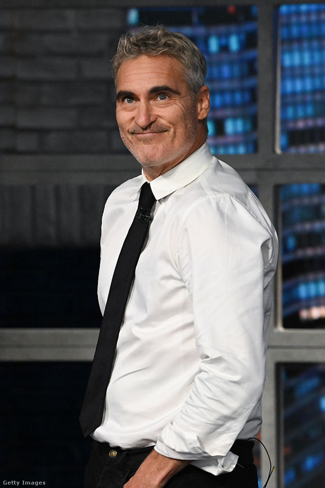 Joaquin Phoenix – A nyughatatlan&nbsp;A teljes forgatás alatt Johnny Cashként élt, még a családjától is elzárkózott, vagyis nemcsak eljátszotta a zenészt, hanem teljesen a bőrébe bújt.