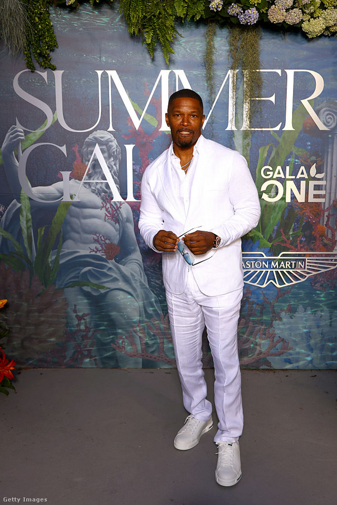 Jamie Foxx – Ray&nbsp;Szemhéjprotézissel napi 14 órán át vakon élt, hogy megértse Ray Charles világát, így vezették még a sminkszobába is, szó szerint.