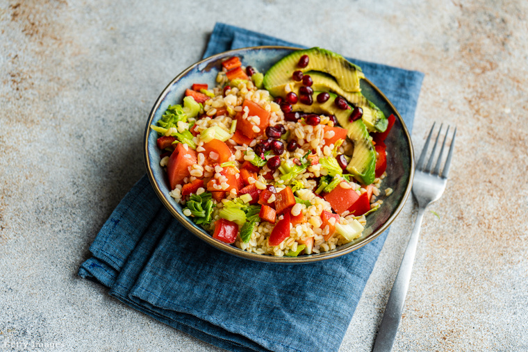 Bulgur és az emésztés&nbsp;Magas rosttartalmának köszönhetően a bulgur serkenti az emésztést, megelőzheti a székrekedést, és prebiotikus hatása révén támogatja a bélflórát
