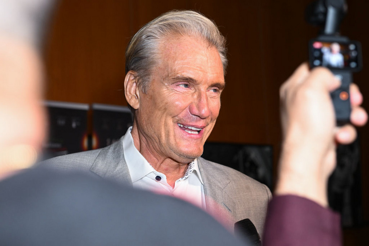 Dolph Lundgren – az akciófilmek diplomás hőse&nbsp;A svéd színész nemcsak izomkolosszus, hanem diplomás vegyész és vegyészmérnök is