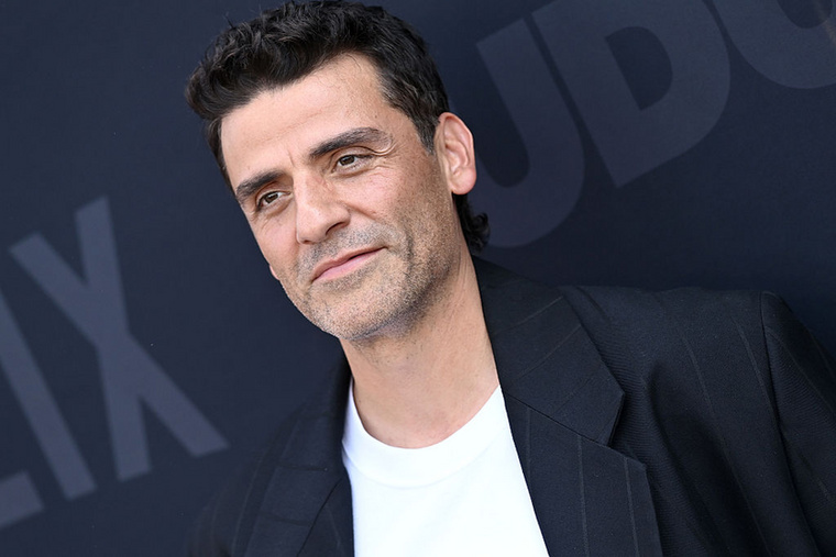 Oscar Isaac – a képregények és a Star Wars kedvence&nbsp;Gyerekkora óta rajong a „Star Wars”-ért, így igazi álom vált valóra számára, amikor szerepelhetett a „The Force Awakens”-ben