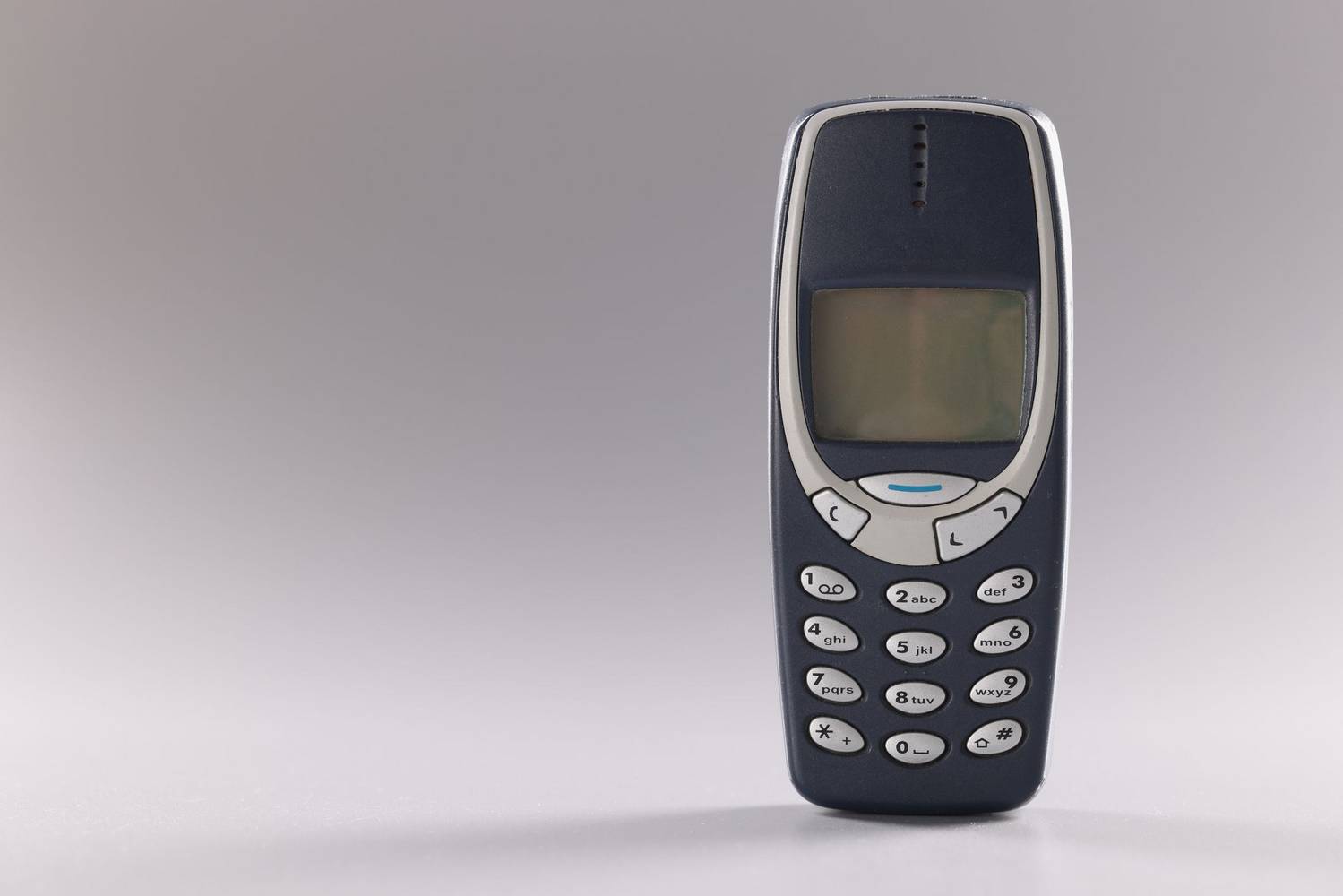 2000-ben jelent meg a Nokia 3310-es. Kicsi volt, törhetetlen, egy hétig bírta egyetlen töltéssel, és még még a Kígyó nevű játékot is lehetett játszani rajta.
