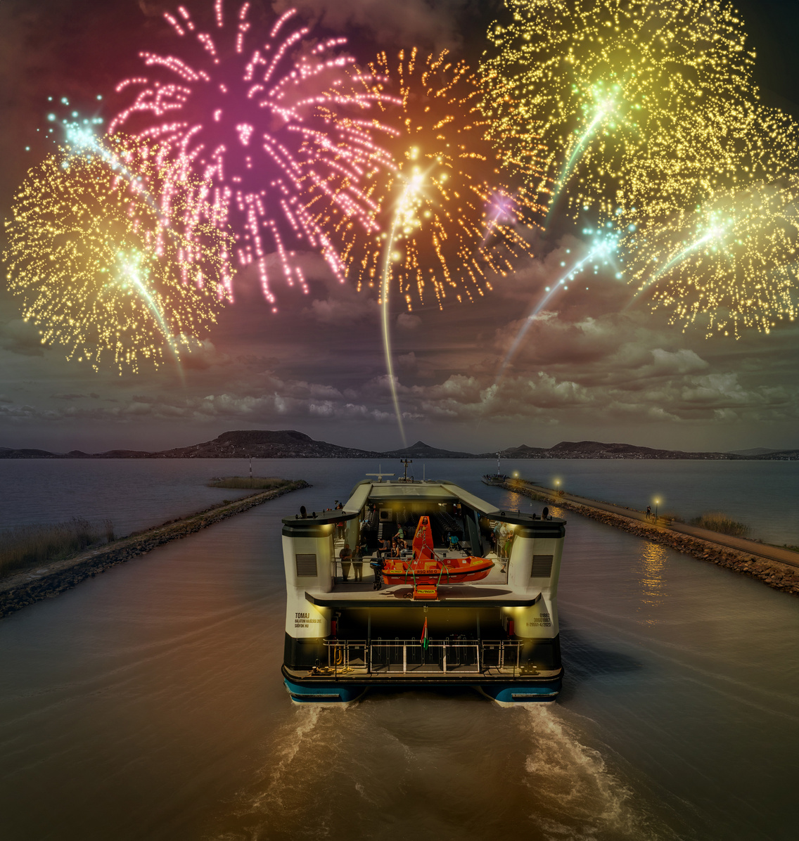 Tűzijátéknéző hajó alap