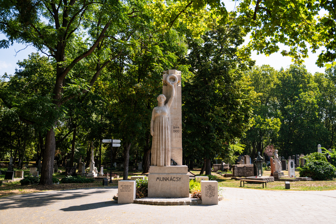 Munkácsy Mihály síremléke