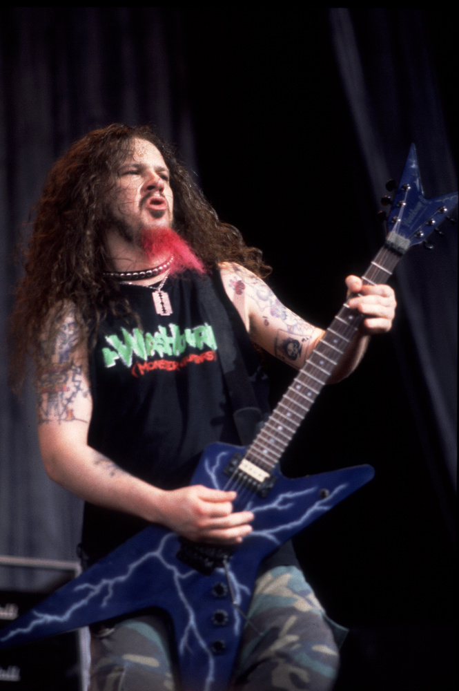 Dimebag DarrellA Pantera az ’90-es évek metal színterének meghatározó zenekara volt, köszönhetően többek között gitárosuk, „Dimebag” Darrell Abbott ikonikus játékának