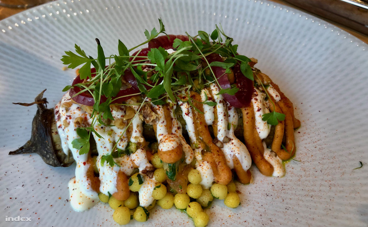 Lassan sült padlizsán, paprika, dió és házi kuszkusz