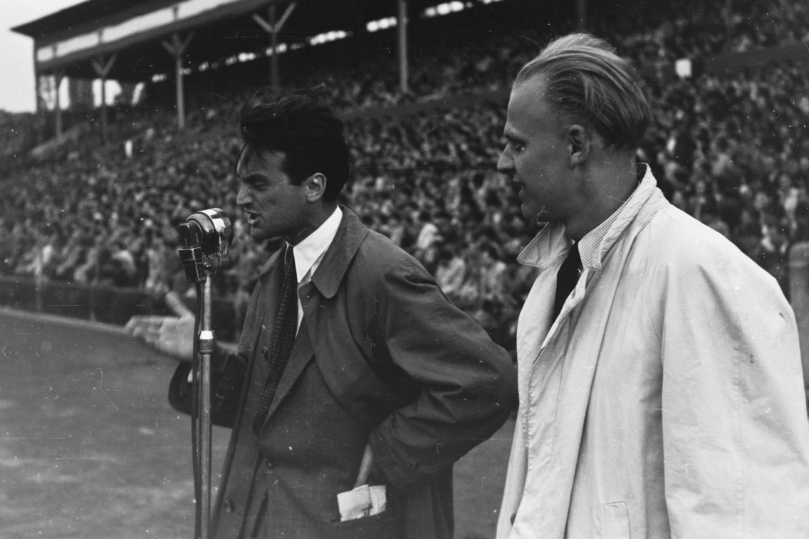 Újpest, Megyeri út, UTE-pálya, Szepesi György válogatottmeccset közvetít (1949)
