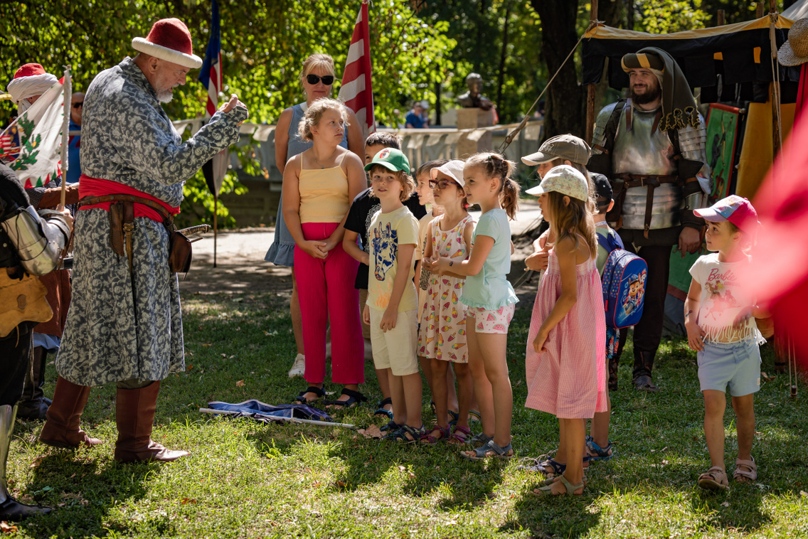 Készülődés a zoknicsatára