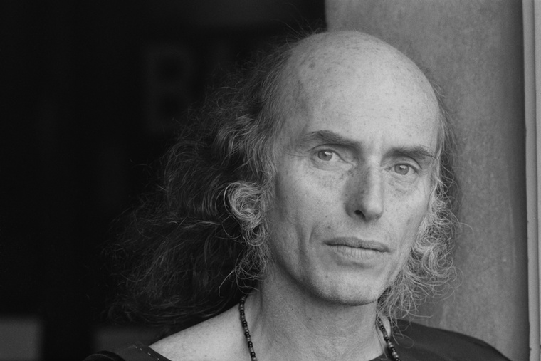 Julian BeckJulian Beck legemlékezetesebb szerepe a Kopogó szellem 2.: A túlsó oldal (1986) című filmben volt, ami egyben az utolsó is volt