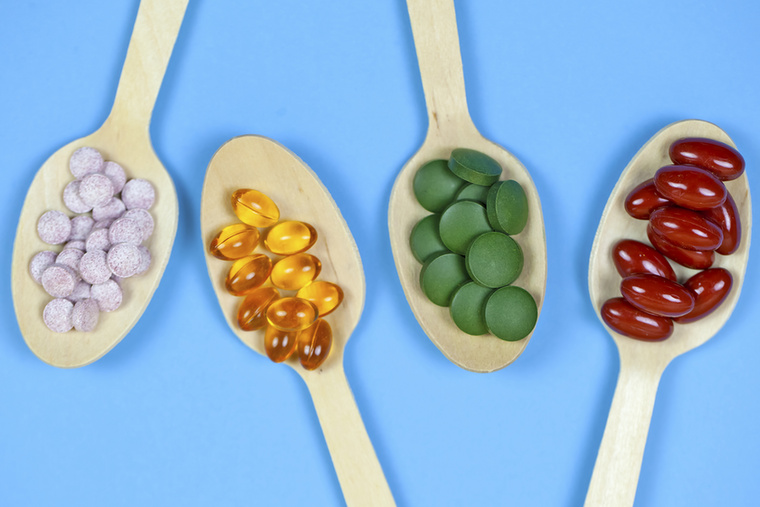 Omega-3 zsírsavak&nbsp;Az omega-3 zsírsavak – különösen az EPA és a DHA – bizonyítottan lassítják az öregedés biológiai folyamatait