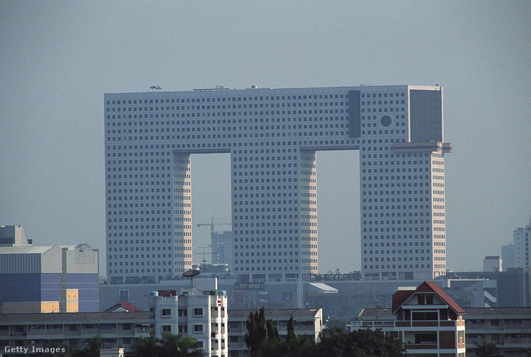 Az Elefánt, Bangkok&nbsp;1997-ben épült, és hamar Bangkok egyik legkülönösebb szimbóluma lett